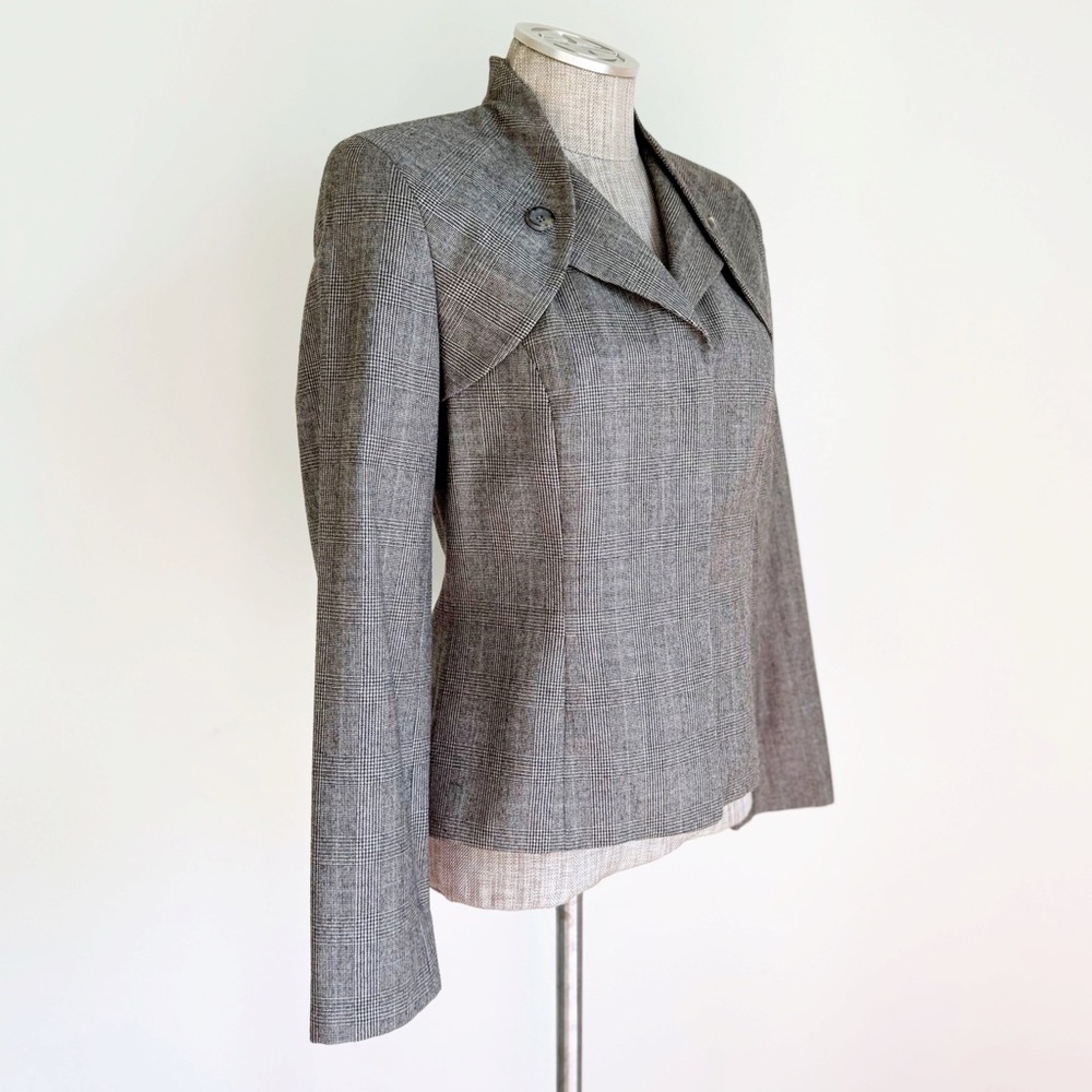 Carolina Herrera suit jacket - Picture 11 of 16